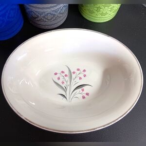 PRINCESS CHINA TRU- TONE FLAIR SERVING BOWL VINTAGE GREAT USED CONDITION